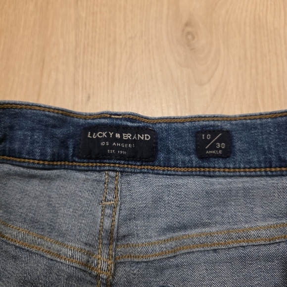 Lucky Brand Medium Wash Distressed Raw Hem Super Skinny Ankle Ava Jeans Size 6 - Picture 6 of 9